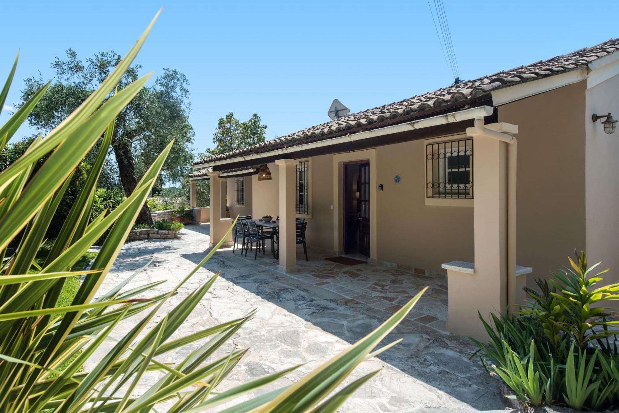 Villa Apleton Kassiopi Ngoại thất bức ảnh